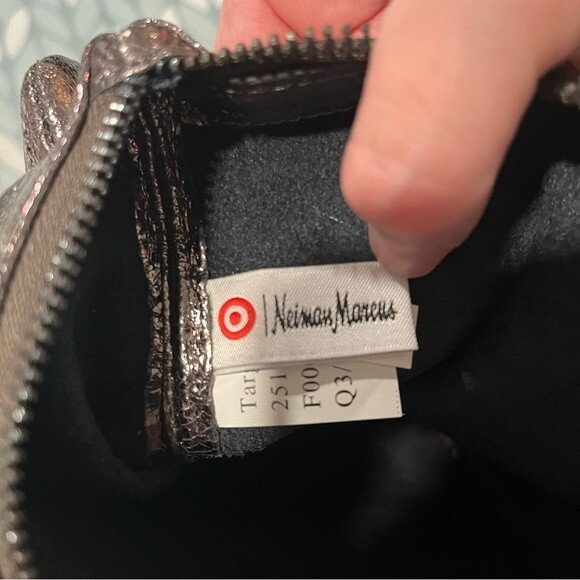 NIB Marc Jacobs x Neiman Marcus Metallic Leather Zip Top Pouch - Picture 6 of 8